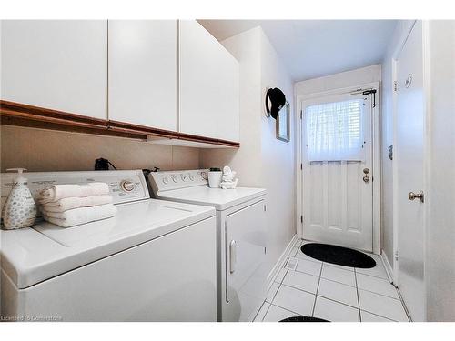 2034 Faversham Avenue, Burlington, ON - Indoor Photo Showing Laundry Room