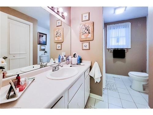 2034 Faversham Avenue, Burlington, ON - Indoor Photo Showing Bathroom