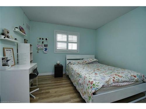 79 Aquasanta Crescent, Hamilton, ON - Indoor Photo Showing Bedroom