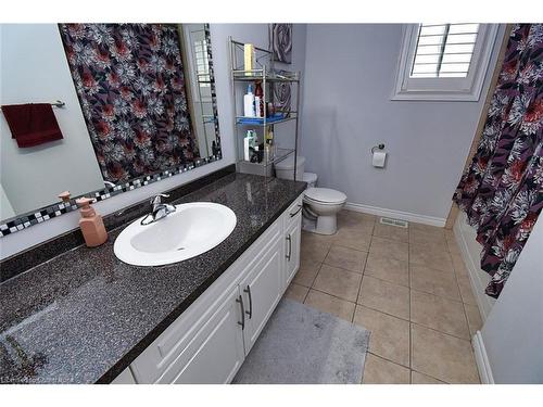 79 Aquasanta Crescent, Hamilton, ON - Indoor Photo Showing Bathroom