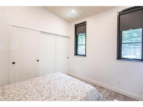 1323 Hidden Valley Road, Burlington, ON - Indoor Photo Showing Bedroom