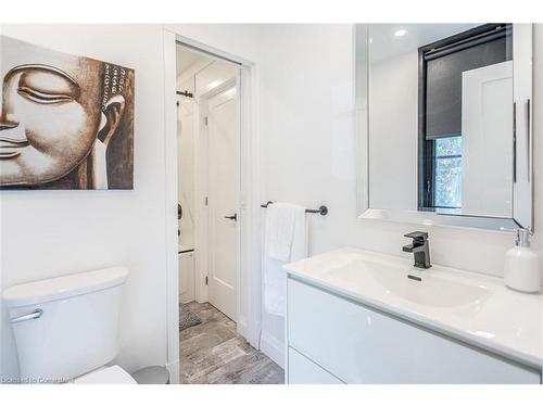 1323 Hidden Valley Road, Burlington, ON - Indoor Photo Showing Bathroom