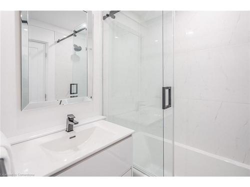 1323 Hidden Valley Road, Burlington, ON - Indoor Photo Showing Bathroom