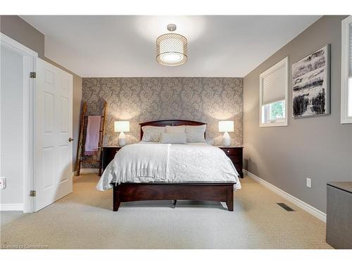 3099 Shannon Crescent, Oakville, ON - Indoor Photo Showing Bedroom