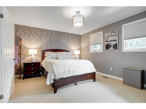 3099 Shannon Crescent, Oakville, ON - Indoor Photo Showing Bedroom