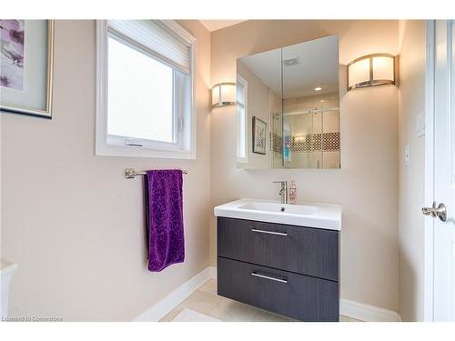 3099 Shannon Crescent, Oakville, ON - Indoor Photo Showing Bathroom