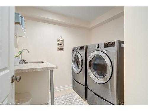 3099 Shannon Crescent, Oakville, ON - Indoor Photo Showing Laundry Room