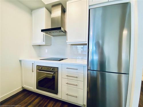 1203-2093 Fairview Street, Burlington, ON - Indoor Photo Showing Kitchen With Stainless Steel Kitchen