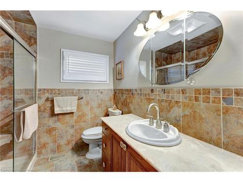 56 Skyland Drive, Hamilton, ON - Indoor Photo Showing Bathroom