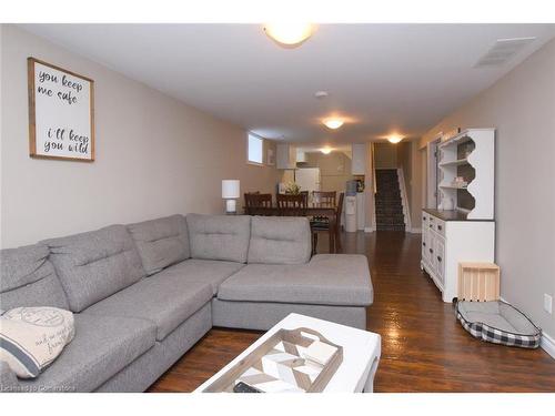 42 Seneca Street Street, Cayuga, ON - Indoor Photo Showing Living Room