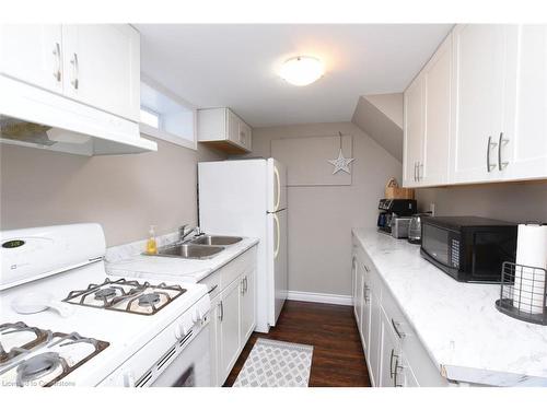 42 Seneca Street Street, Cayuga, ON - Indoor Photo Showing Kitchen With Double Sink