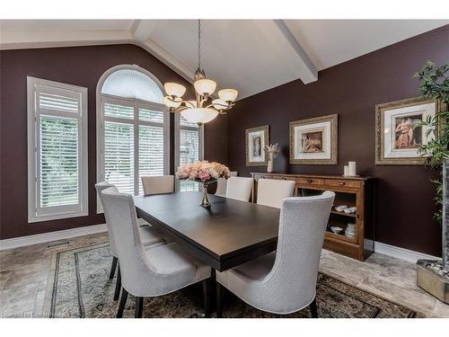 1-641 Greenwood Drive, Burlington, ON - Indoor Photo Showing Dining Room