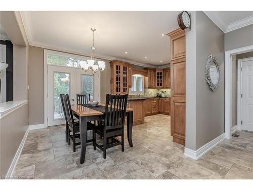 1-641 Greenwood Drive, Burlington, ON - Indoor Photo Showing Dining Room