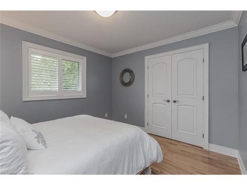 1-641 Greenwood Drive, Burlington, ON - Indoor Photo Showing Bedroom