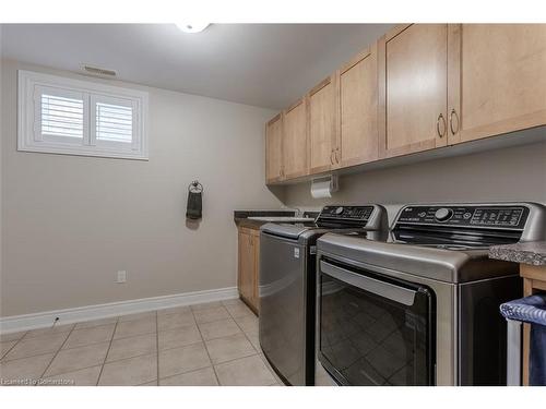 1-641 Greenwood Drive, Burlington, ON - Indoor Photo Showing Laundry Room