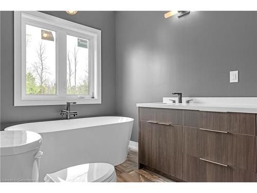 3836 Nigh Road, Fort Erie, ON - Indoor Photo Showing Bathroom