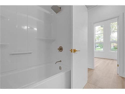 3844 Nigh Road, Fort Erie, ON - Indoor Photo Showing Bathroom