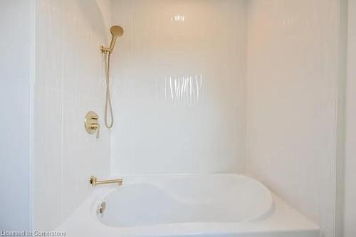 3271 Corry Crescent, Niagara Falls, ON - Indoor Photo Showing Bathroom