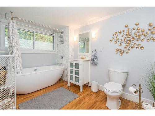 325 Balsam Chutes Road, Port Sydney, ON - Indoor Photo Showing Bathroom