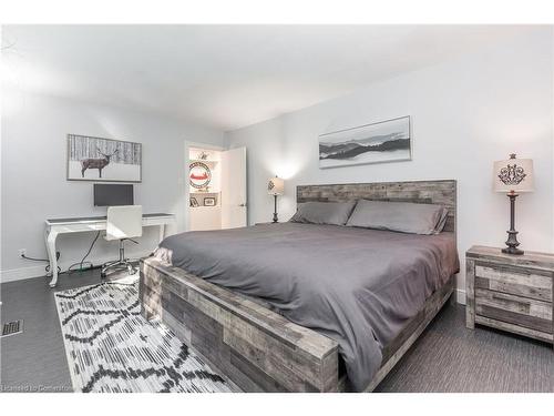 325 Balsam Chutes Road, Port Sydney, ON - Indoor Photo Showing Bedroom