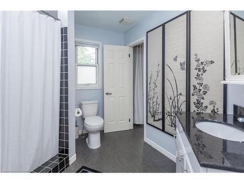 325 Balsam Chutes Road, Port Sydney, ON - Indoor Photo Showing Bathroom