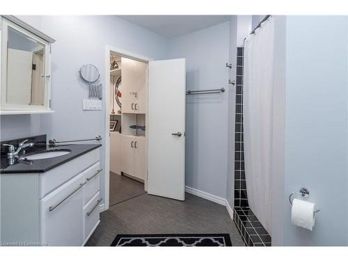 325 Balsam Chutes Road, Port Sydney, ON - Indoor Photo Showing Bathroom