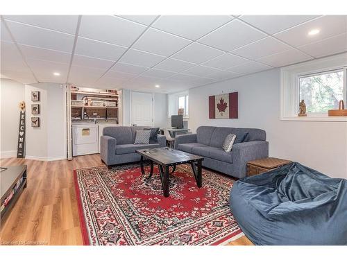 325 Balsam Chutes Road, Port Sydney, ON - Indoor Photo Showing Living Room