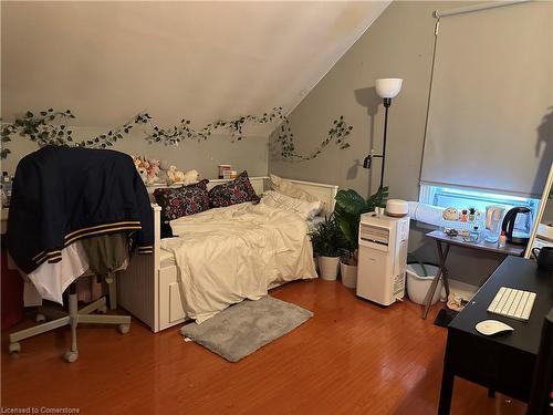 57 Emerson Street, Hamilton, ON - Indoor Photo Showing Bedroom