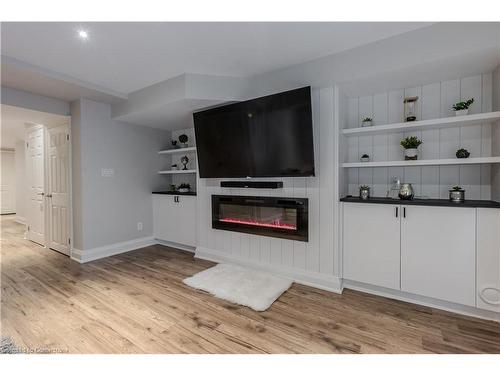 5032 Mercer Common, Burlington, ON - Indoor Photo Showing Other Room With Fireplace