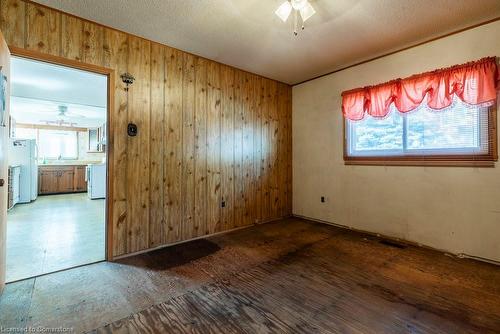 24 Clapham Road, Hamilton, ON - Indoor Photo Showing Other Room