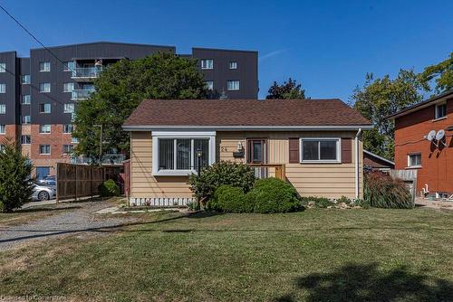 24 Clapham Road, Hamilton, ON - Outdoor