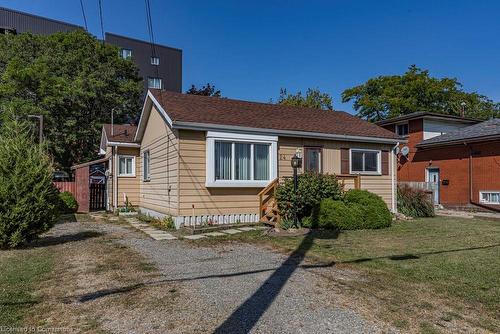 24 Clapham Road, Hamilton, ON - Outdoor