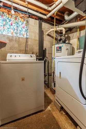 24 Clapham Road, Hamilton, ON - Indoor Photo Showing Laundry Room