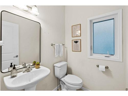 9 Nightingale Drive, Brantford, ON - Indoor Photo Showing Bathroom