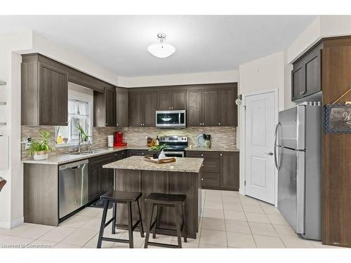 9 Nightingale Drive, Brantford, ON - Indoor Photo Showing Kitchen With Upgraded Kitchen