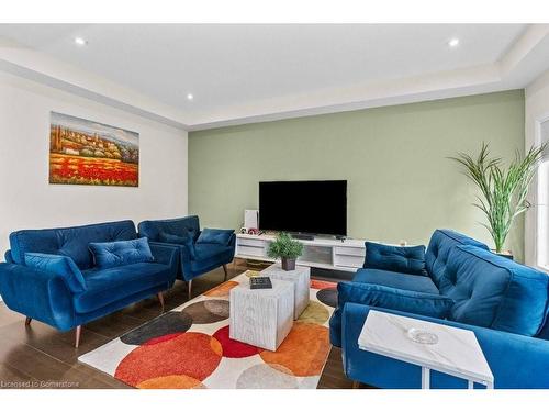 9 Nightingale Drive, Brantford, ON - Indoor Photo Showing Living Room