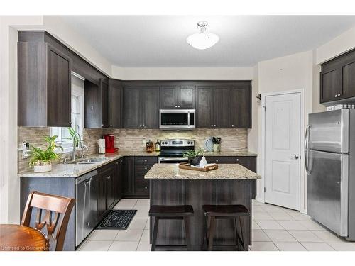 9 Nightingale Drive, Brantford, ON - Indoor Photo Showing Kitchen With Upgraded Kitchen