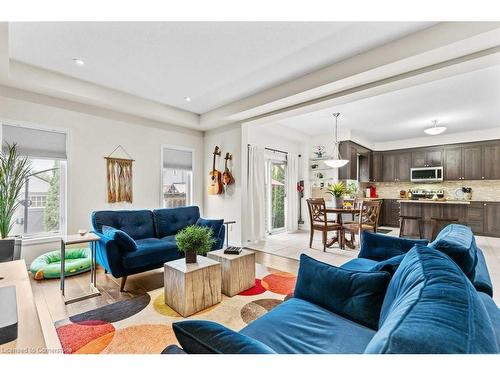 9 Nightingale Drive, Brantford, ON - Indoor Photo Showing Living Room