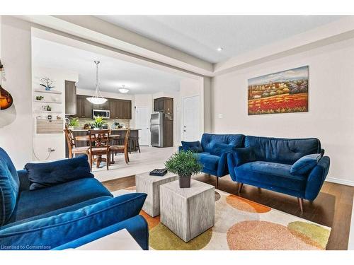 9 Nightingale Drive, Brantford, ON - Indoor Photo Showing Living Room