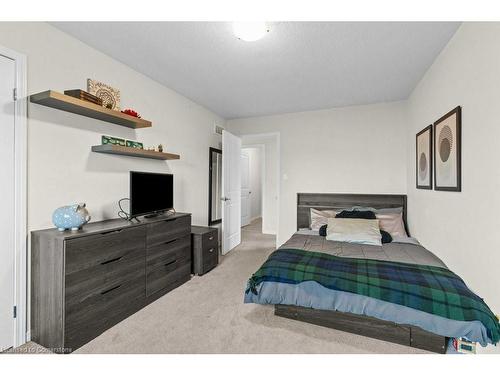 9 Nightingale Drive, Brantford, ON - Indoor Photo Showing Bedroom