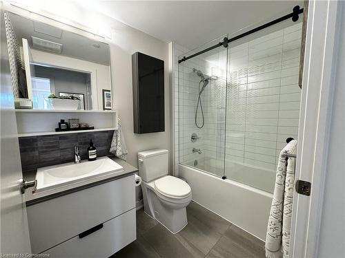 207-320 Plains Road E, Burlington, ON - Indoor Photo Showing Bathroom