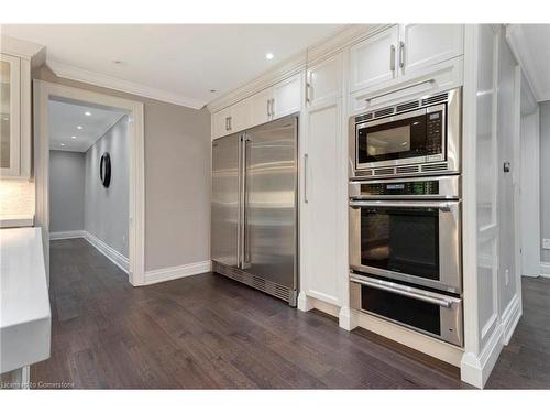 18 St Anns Court, Ancaster, ON - Indoor Photo Showing Kitchen