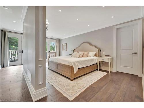 18 St Anns Court, Ancaster, ON - Indoor Photo Showing Bedroom