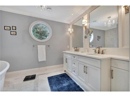 18 St Anns Court, Ancaster, ON - Indoor Photo Showing Bathroom