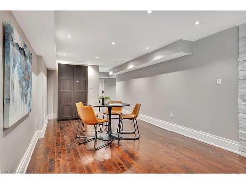 18 St Anns Court, Ancaster, ON - Indoor Photo Showing Dining Room