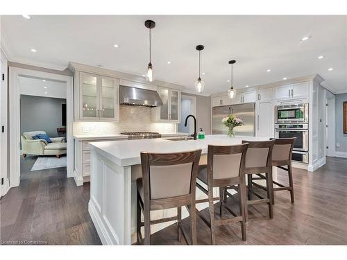 18 St Anns Court, Ancaster, ON - Indoor Photo Showing Kitchen With Upgraded Kitchen