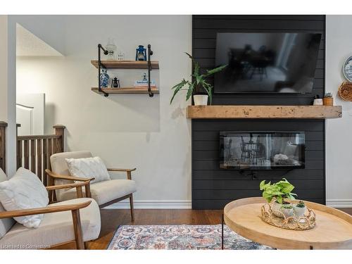 103 Summerberry Way, Hamilton, ON - Indoor Photo Showing Living Room With Fireplace