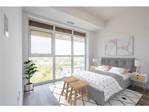 902-470 Dundas Street E, Waterdown, ON - Indoor Photo Showing Bedroom