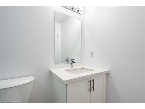 902-470 Dundas Street E, Waterdown, ON - Indoor Photo Showing Bathroom