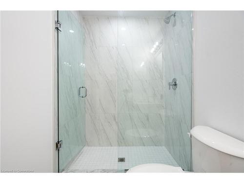 902-470 Dundas Street E, Waterdown, ON - Indoor Photo Showing Bathroom